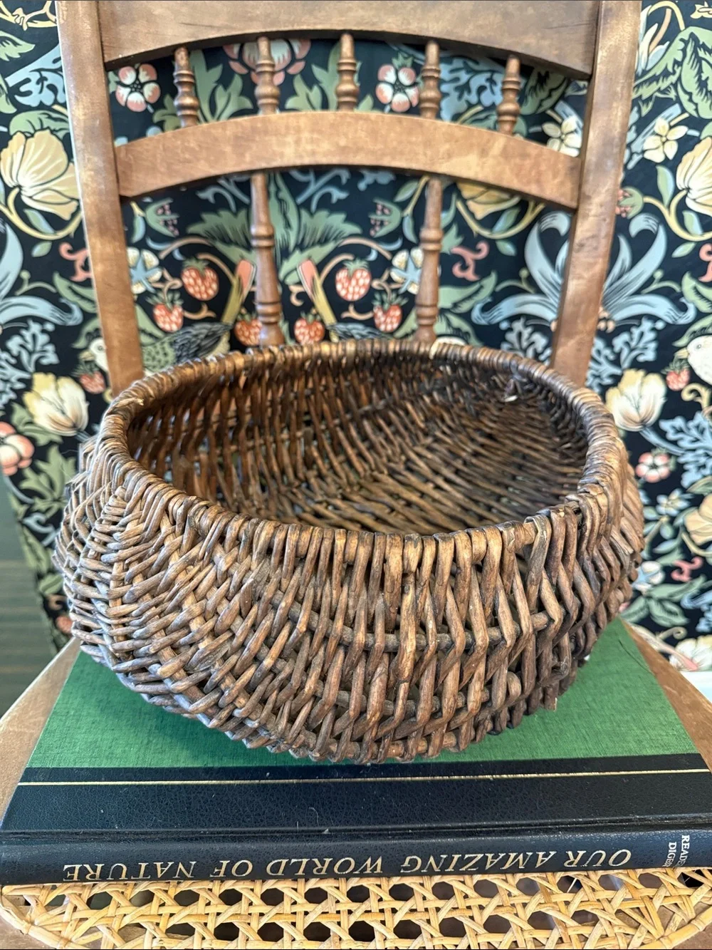 Vintage Curved Ribbed Style Wicker Willow Basket
